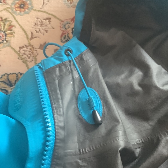 Marmot rain jacket size small - Picture 16 of 16